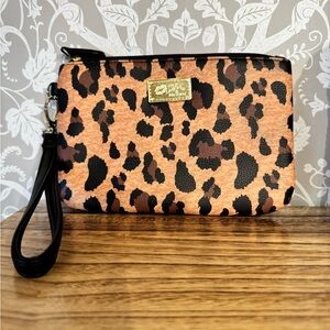 Betsey Johnson Luv Betsey Collection Wristlet NWOT